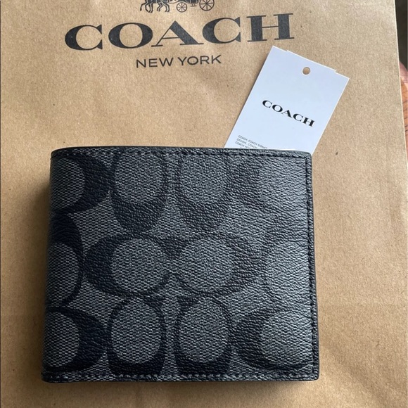 Coach wallet - Picture 1 of 3